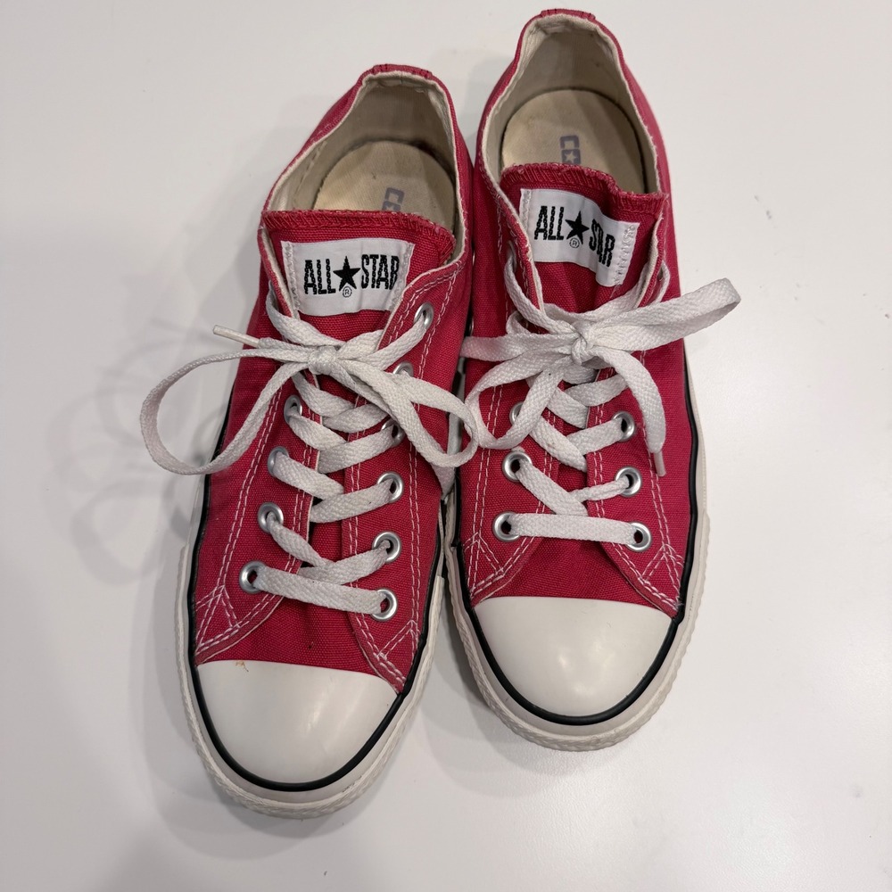 Converse Chuck Taylor All Star Low Top Red Canvas Sneakers Mens 7 Womens 9 M9696